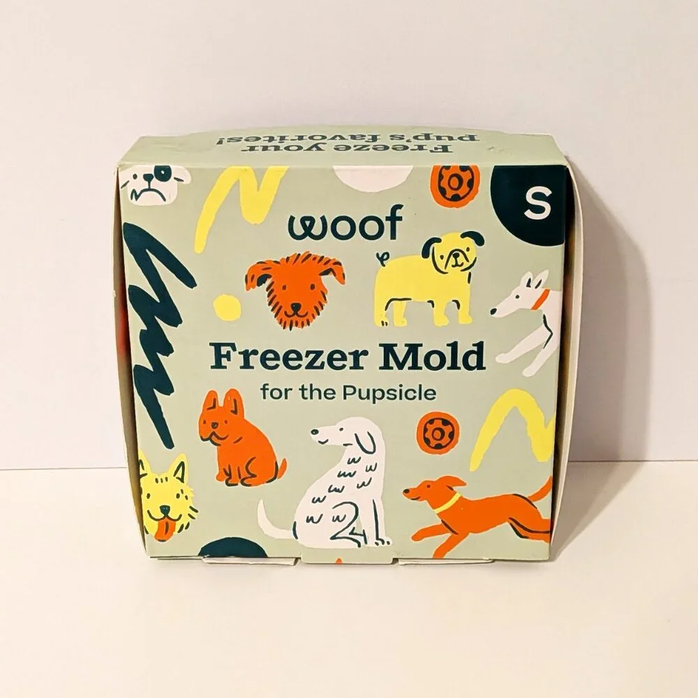 NEW Woof Pupsicle Treat Tray Mold Treat Dispenser Dog Toy Small NEW